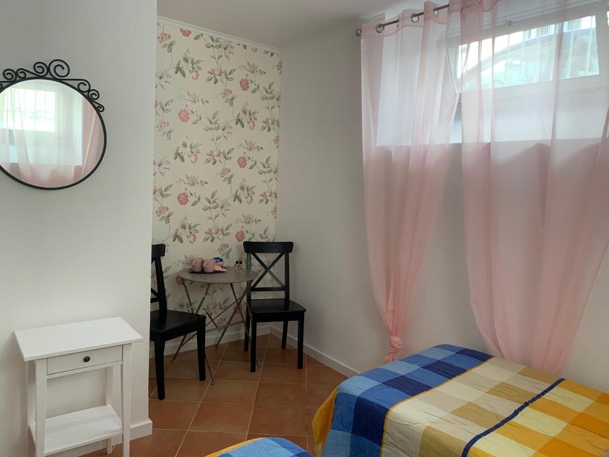 House And Rooms In Lissabon Exterior foto